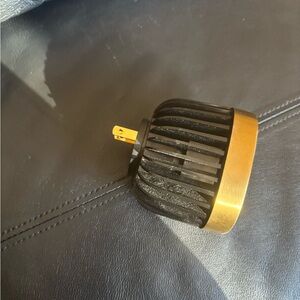 Diptyque wall plug-in diffuser with partially used Baies insert (please read)